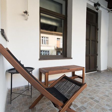 Lovely Brasov Flat With Patio And Mountain Views Extérieur photo